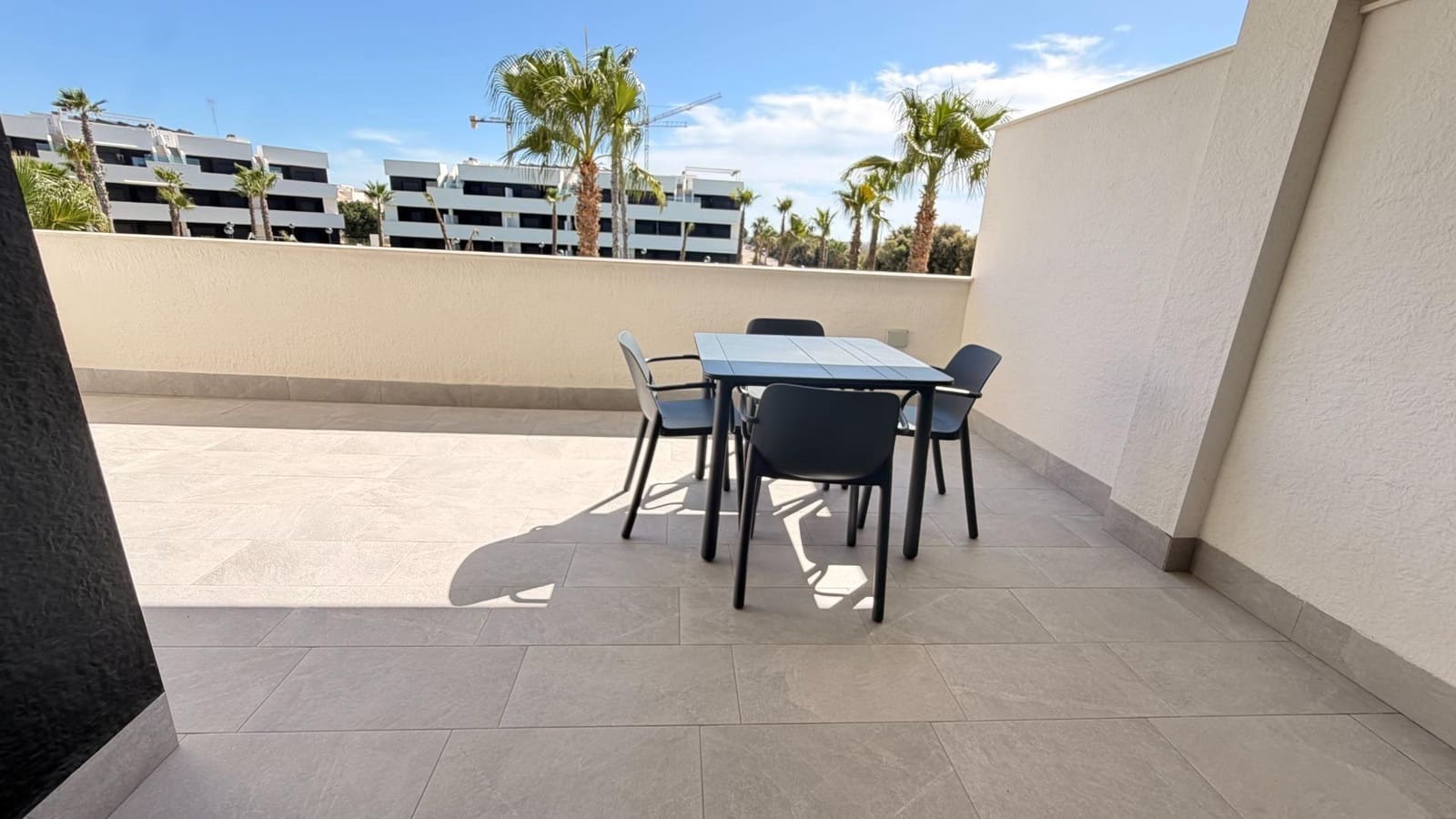 Apartamento de 2 habitaciones en Guardamar del Segura en venta con piscina garaje - 230.000 € (Ref: 10181842)