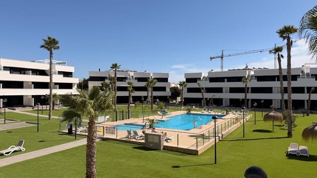2 soveværelse Lejlighed til salg i Guardamar del Segura med swimmingpool garage - € 232.000 (Ref: 10181844)