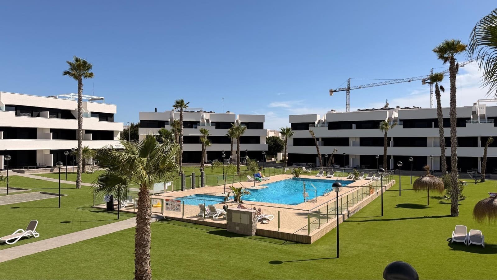 2 soveværelse Lejlighed til salg i Guardamar del Segura med swimmingpool garage - € 232.000 (Ref: 10181845)