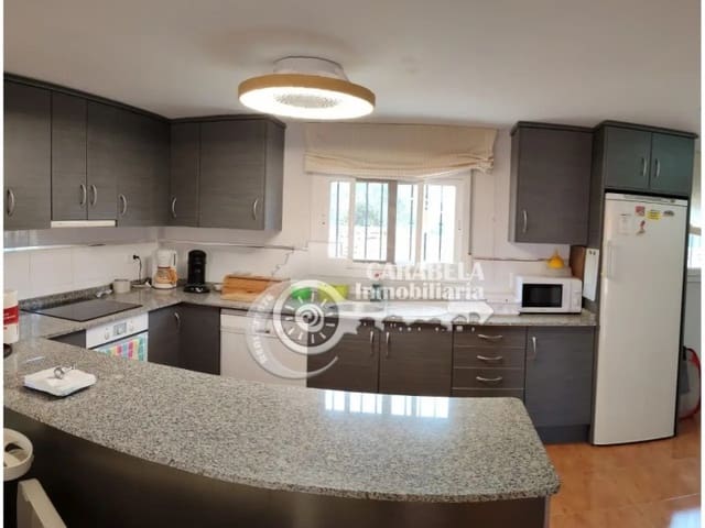 4 bedroom Townhouse for sale in Peñíscola with pool garage - € 250,000 (Ref: 9021324)