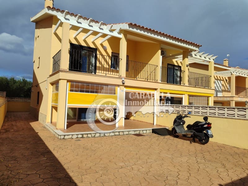 4 soveværelse Byhus til salg i Peniscola med swimmingpool garage - € 250.000 (Ref: 9021324)