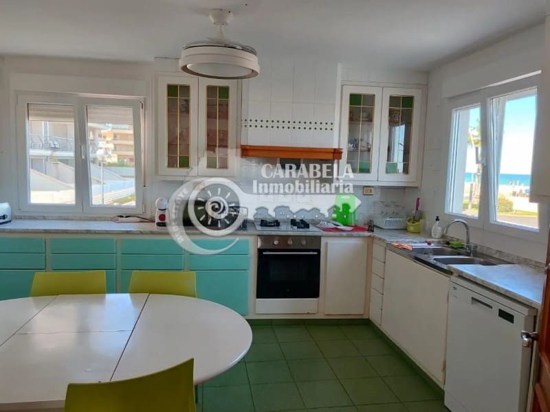 6 soveværelse Byhus til salg i Peniscola med garage - € 450.000 (Ref: 9256642)