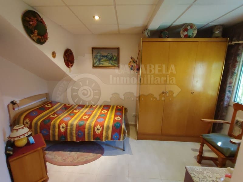 4 bedroom Villa for sale in Peniscola with garage - € 220,000 (Ref: 9437705)