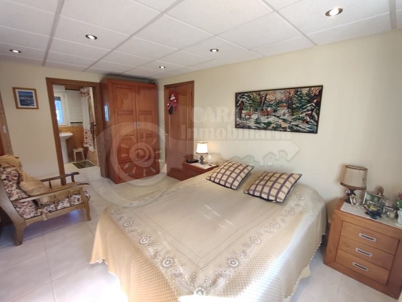 4 bedroom Villa for sale in Peniscola with garage - € 220,000 (Ref: 9437705)