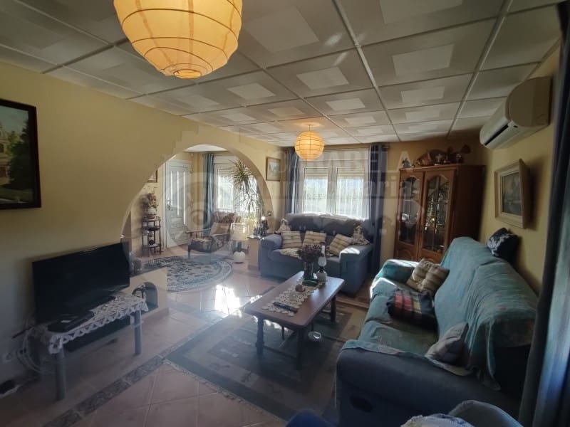 4 bedroom Villa for sale in Peniscola with garage - € 220,000 (Ref: 9437705)