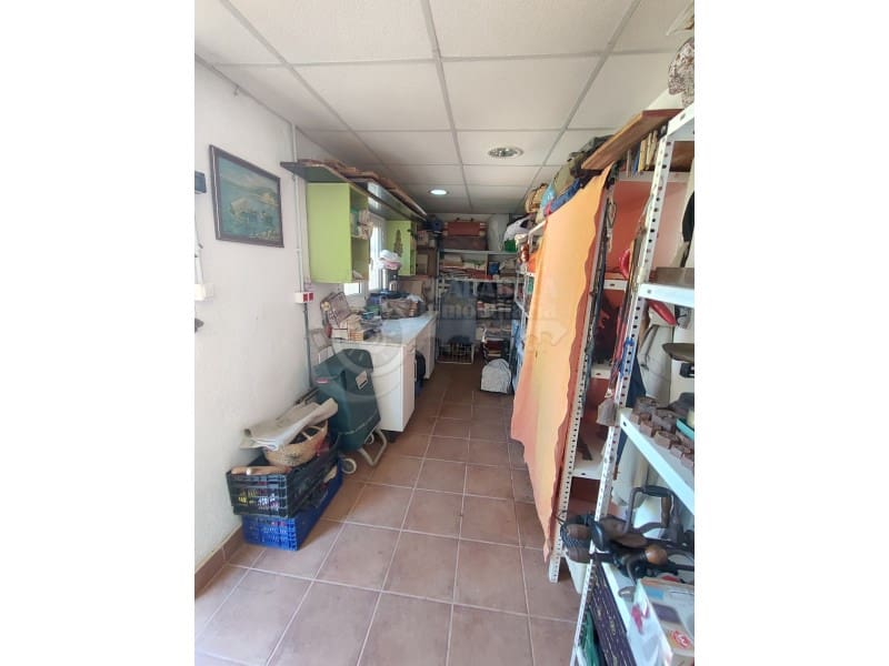 4 bedroom Villa for sale in Peniscola with garage - € 220,000 (Ref: 9437705)