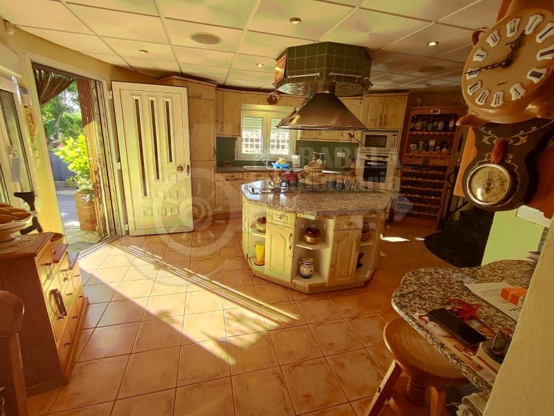 4 bedroom Villa for sale in Peniscola with garage - € 220,000 (Ref: 9437705)