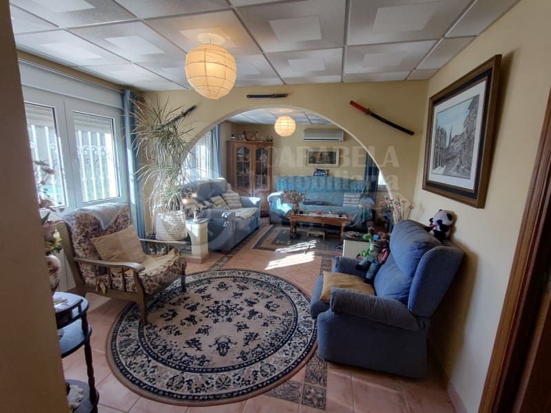 4 bedroom Villa for sale in Peniscola with garage - € 220,000 (Ref: 9437705)