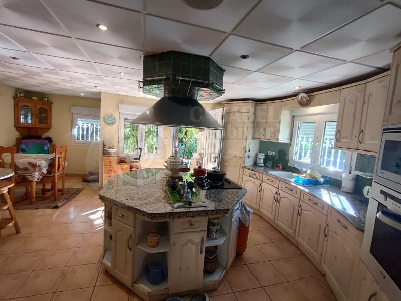 4 bedroom Villa for sale in Peniscola with garage - € 220,000 (Ref: 9437705)