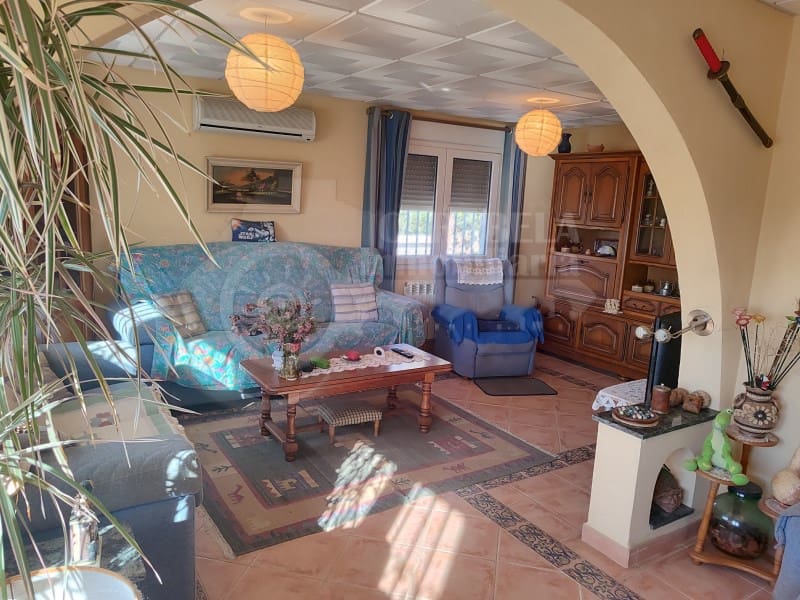 4 bedroom Villa for sale in Peniscola with garage - € 220,000 (Ref: 9437705)