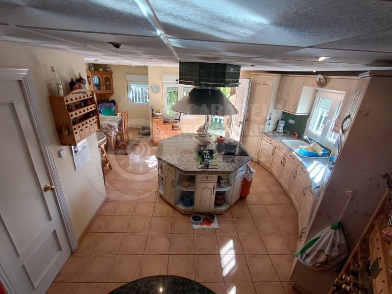 4 bedroom Villa for sale in Peniscola with garage - € 220,000 (Ref: 9437705)