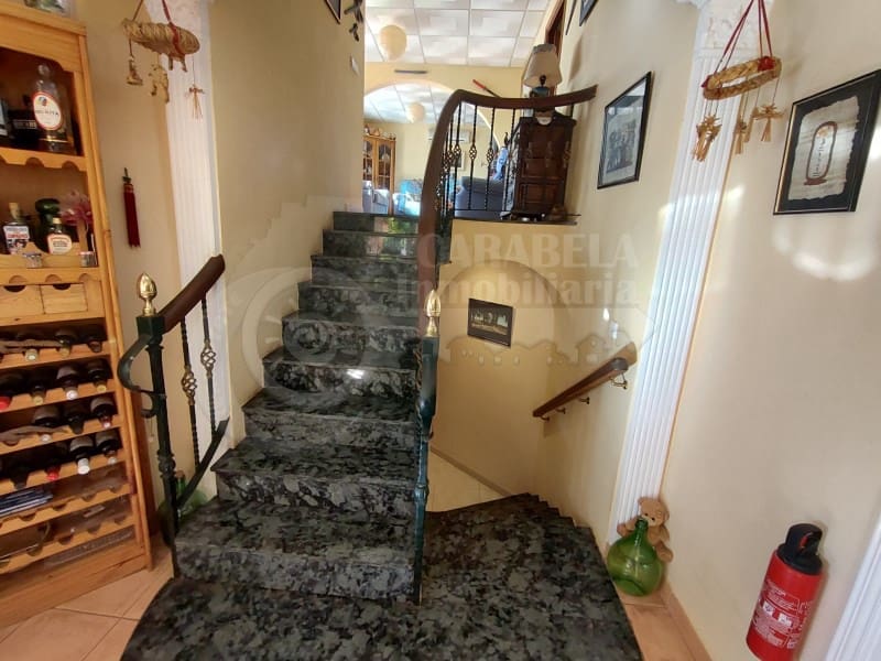 4 bedroom Villa for sale in Peniscola with garage - € 220,000 (Ref: 9437705)