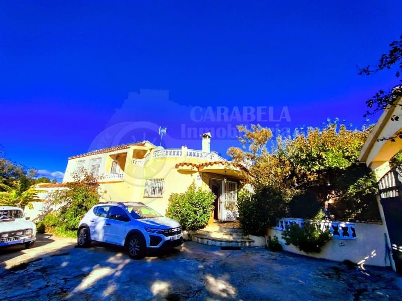 4 bedroom Villa for sale in Peniscola with garage - € 220,000 (Ref: 9437705)