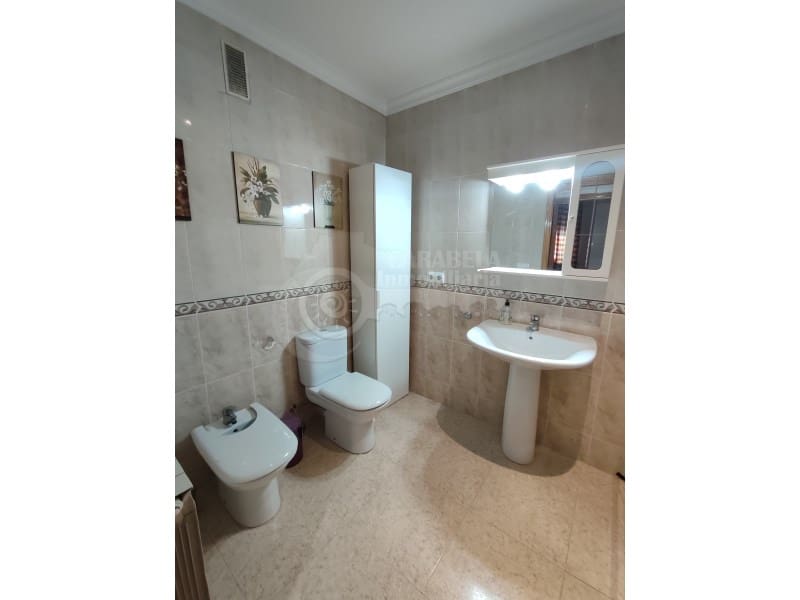 Flat for sale in Vinaros - € 170,000 (Ref: 9504641)
