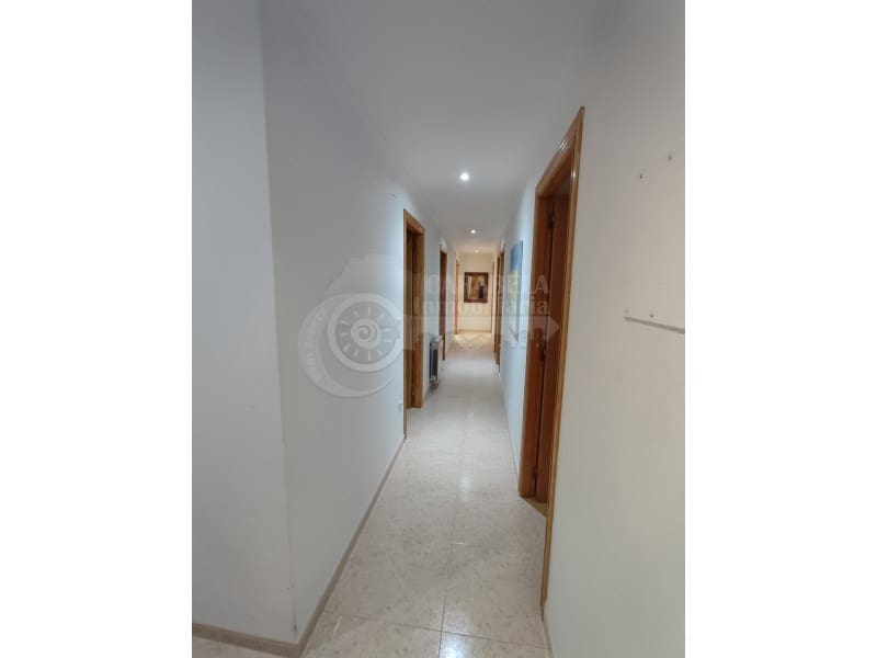 Flat for sale in Vinaros - € 170,000 (Ref: 9504641)