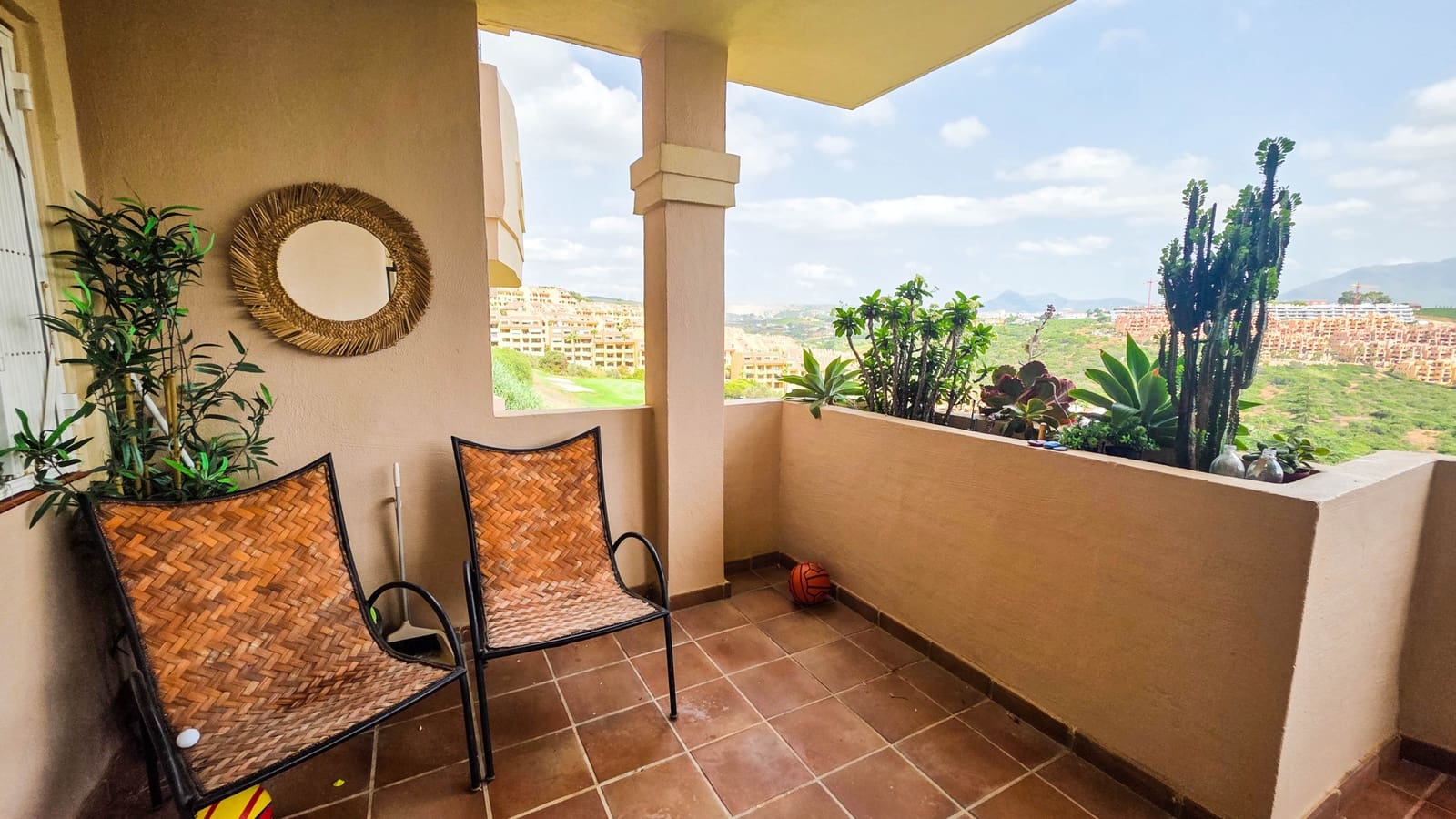2 quarto Apartamento para venda em La Duquesa / Puerto de la Duquesa com piscina garagem - 270 000 € (Ref: 10026574)