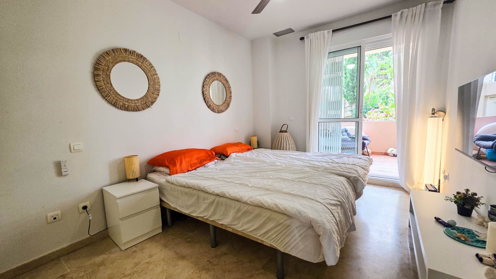 2 quarto Apartamento para venda em La Duquesa / Puerto de la Duquesa com piscina garagem - 270 000 € (Ref: 10026574)
