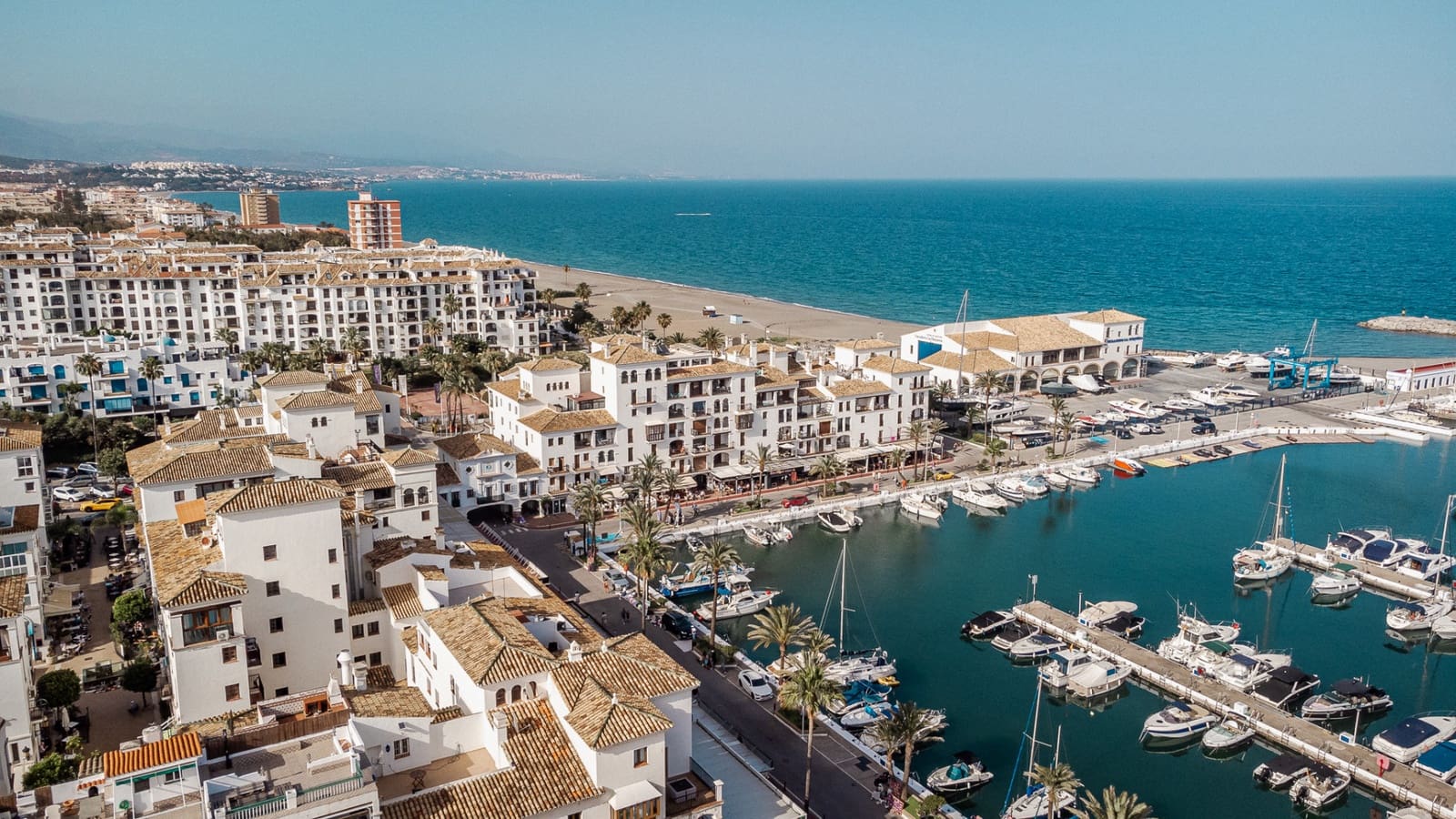 2 quarto Apartamento para venda em La Duquesa / Puerto de la Duquesa com piscina garagem - 270 000 € (Ref: 10026574)