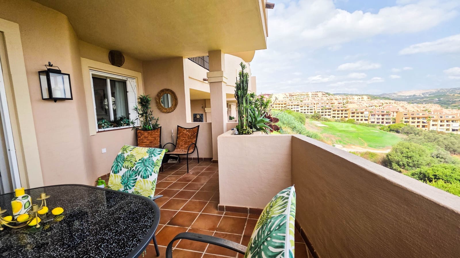 2 quarto Apartamento para venda em La Duquesa / Puerto de la Duquesa com piscina garagem - 270 000 € (Ref: 10026574)