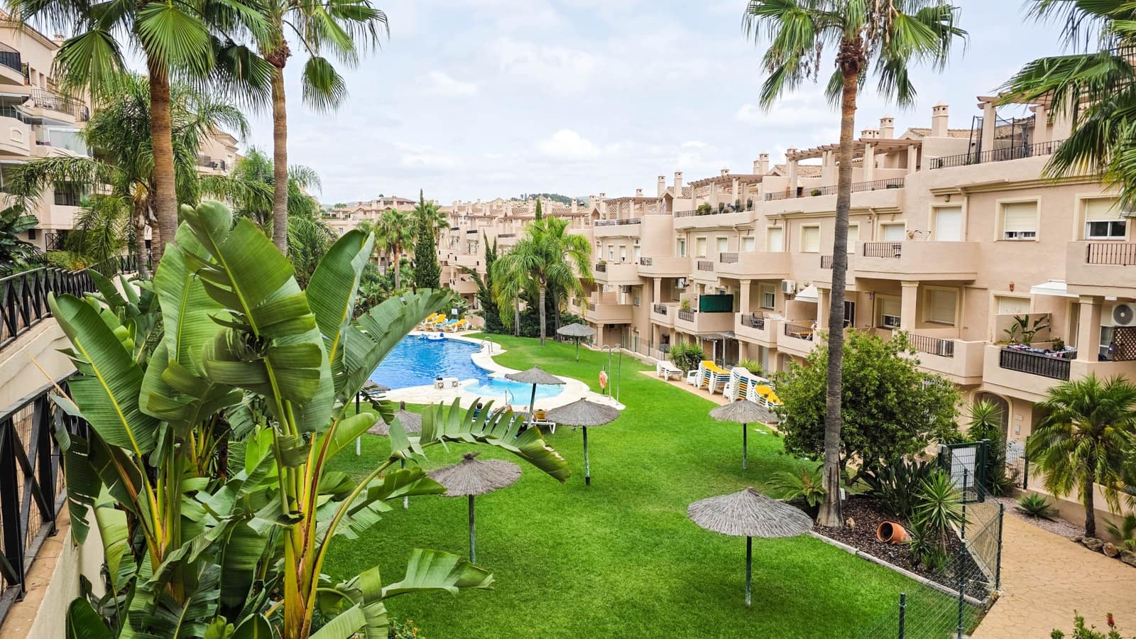 2 quarto Apartamento para venda em La Duquesa / Puerto de la Duquesa com piscina garagem - 270 000 € (Ref: 10026574)