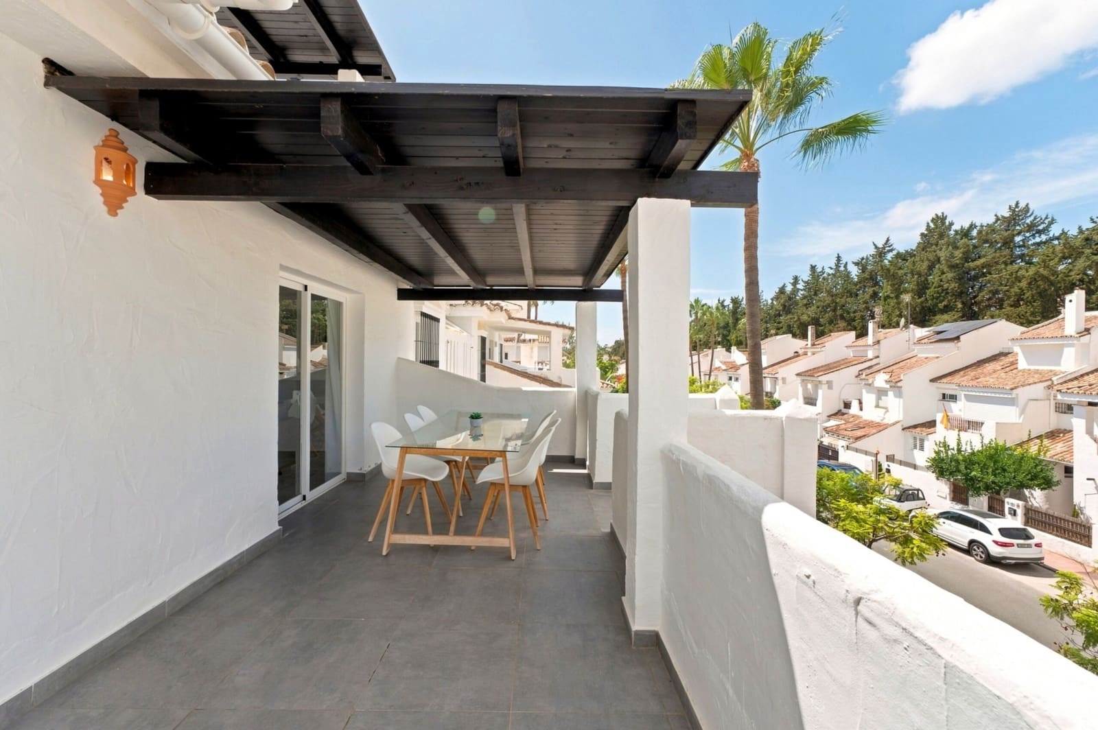 2 bedroom Penthouse for sale in Nueva Andalucia with pool garage - € 530,000 (Ref: 10031259)