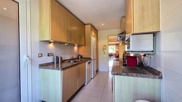3 soverom Leilighet til salgs i Manilva med svømmebasseng garasje - € 750 000 (Ref: 10043481)