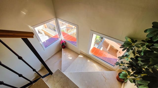 3 Zimmer Penthouse zu verkaufen in La Duquesa / Puerto de la Duquesa, Manilva mit Pool Garage - 390.000 € (Ref: 10077575)