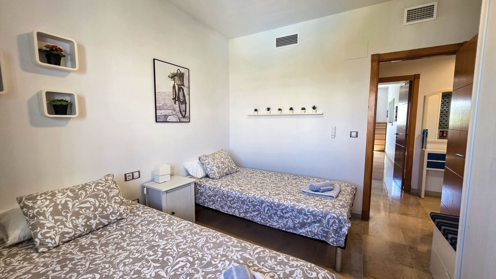 2 soverom Penthouse til salgs i San Luis de Sabinillas med svømmebasseng garasje - € 335 000 (Ref: 10090976)