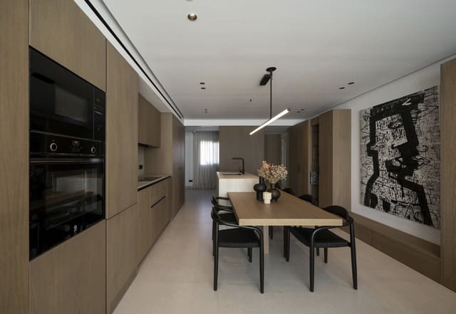 Apartamento de 3 habitaciones en Marbella en venta con piscina garaje - 795.000 € (Ref: 10147451)
