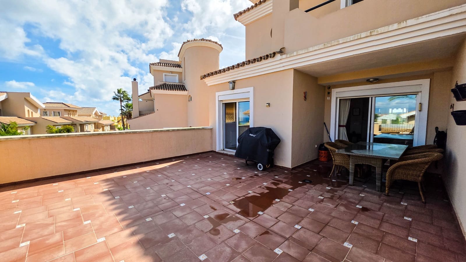4 sypialnia Dom blizniak na sprzedaż w Manilva z basenem garażem - 525 000 € (Ref: 10158698)