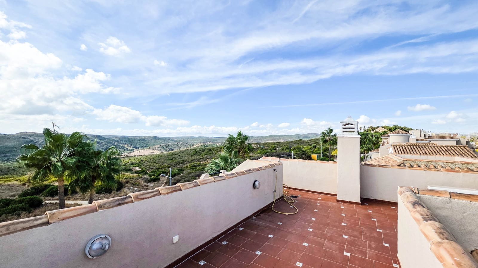 4 sypialnia Dom blizniak na sprzedaż w Manilva z basenem garażem - 525 000 € (Ref: 10158698)