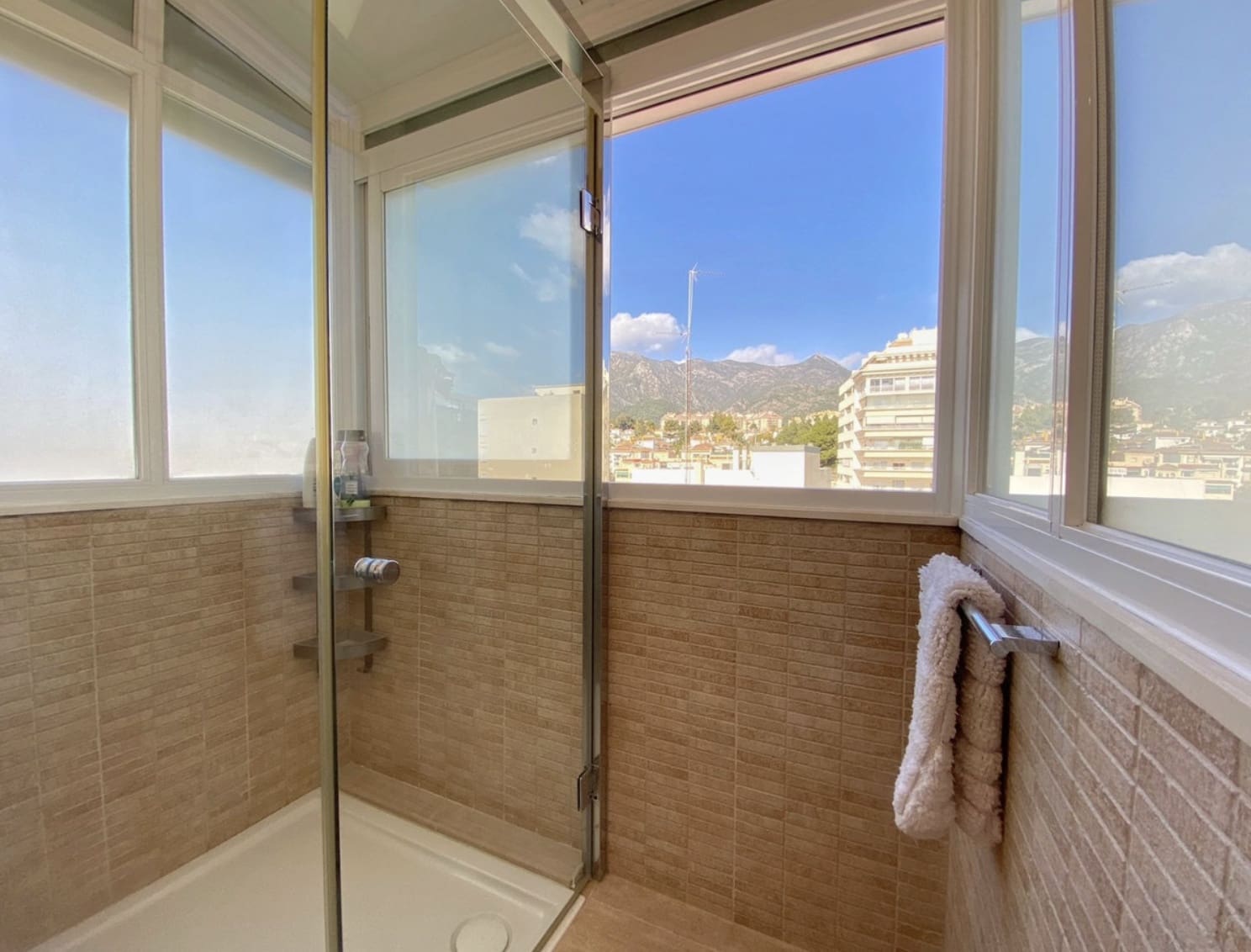 3 quarto Penthouse para venda em Marbella com garagem - 1 150 000 € (Ref: 10165441)