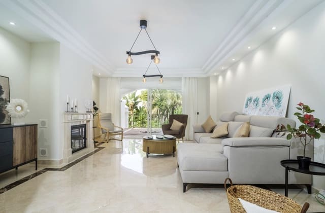 3 bedroom Apartment for sale in Marbella with pool garage - € 1,020,000 (Ref: 10165821)