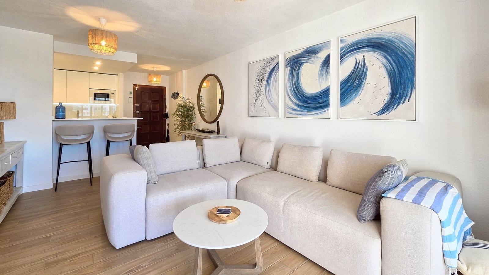 2 bedroom Apartment for sale in La Duquesa / Puerto de la Duquesa with garage - € 395,000 (Ref: 10167921)