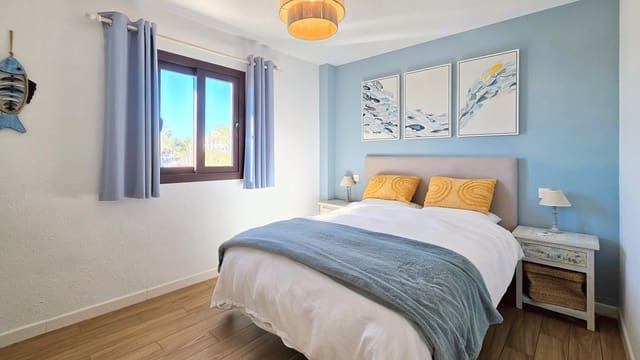2 bedroom Apartment for sale in La Duquesa / Puerto de la Duquesa, Manilva with garage - € 395,000 (Ref: 10167921)