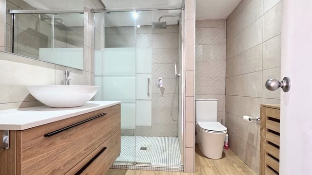 2 bedroom Apartment for sale in La Duquesa / Puerto de la Duquesa, Manilva with garage - € 395,000 (Ref: 10167921)