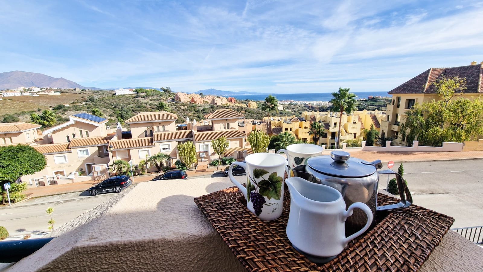 Casa de 3 habitaciones en La Duquesa / Puerto de la Duquesa, Manilva en venta con piscina garaje