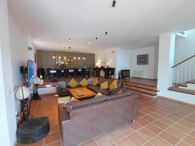 5 sypialnia Willa na sprzedaż w Sotogrande Alto, San Roque z basenem garażem - 1 080 000 € (Ref: 8094339)