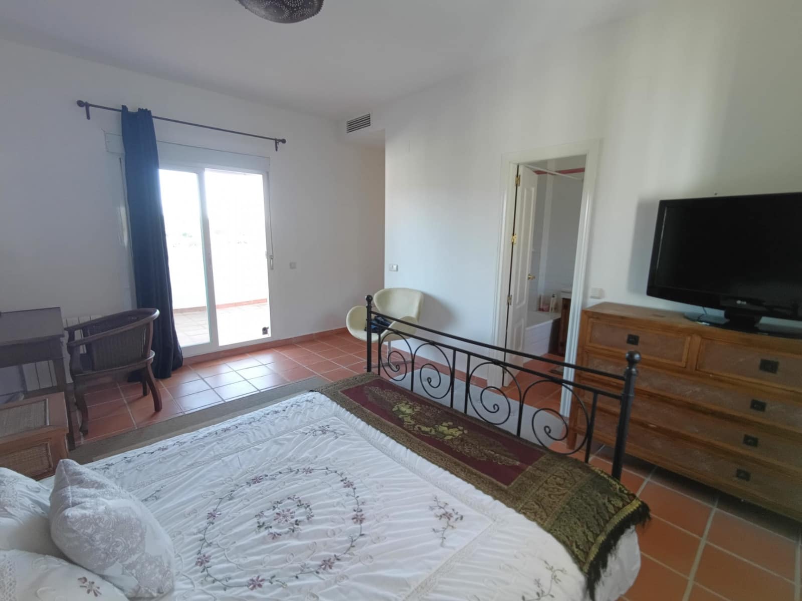 5 soveværelse Villa til salg i Sotogrande med swimmingpool garage - € 1.080.000 (Ref: 8094339)