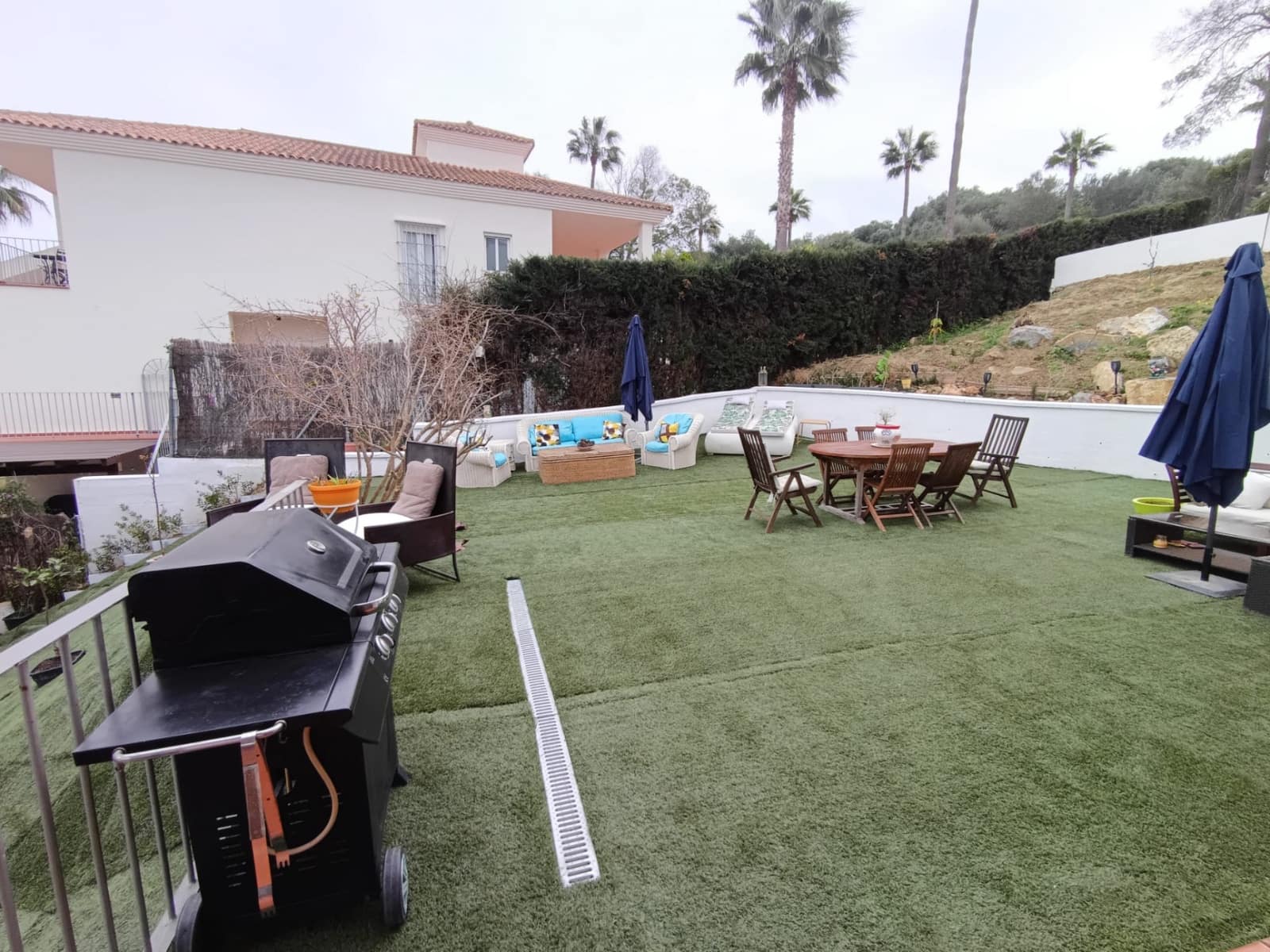 5 soveværelse Villa til salg i Sotogrande med swimmingpool garage - € 1.080.000 (Ref: 8094339)