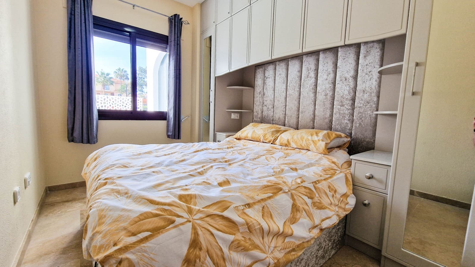 2 sovrum Lägenhet till salu i La Duquesa / Puerto de la Duquesa med pool garage - 295 000 € (Ref: 8176733)