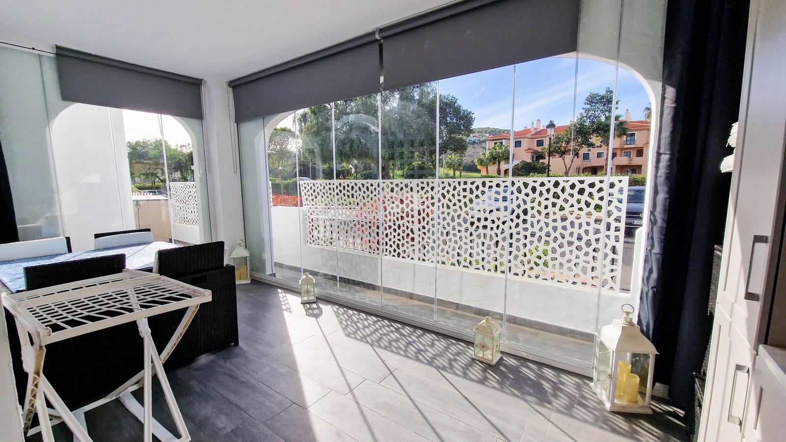 2 sypialnia Apartament na sprzedaż w La Duquesa / Puerto de la Duquesa z basenem garażem - 295 000 € (Ref: 8176733)