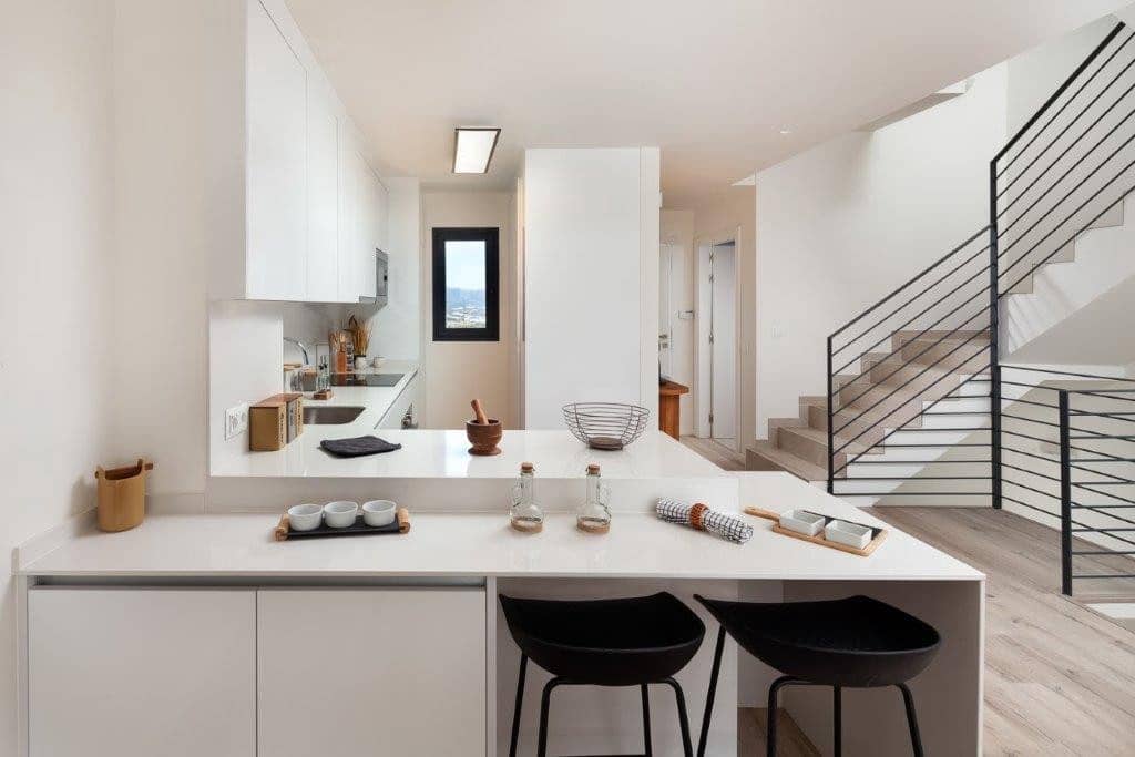 3 sypialnia Dom na sprzedaż w Manilva z basenem garażem - 547 000 € (Ref: 8182144)