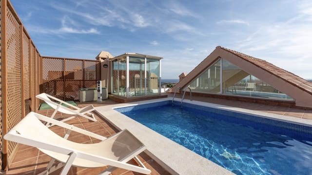 3 sypialnia Penthouse na sprzedaż w Nueva Andalucia, Marbella z basenem garażem - 1 850 000 € (Ref: 8633853)