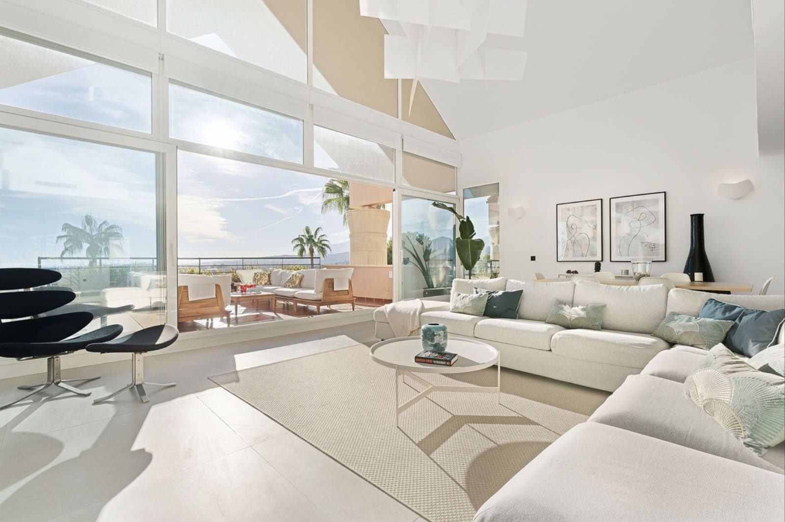 Ático de 3 habitaciones en Nueva Andalucia en venta con piscina garaje - 1.850.000 € (Ref: 8633853)