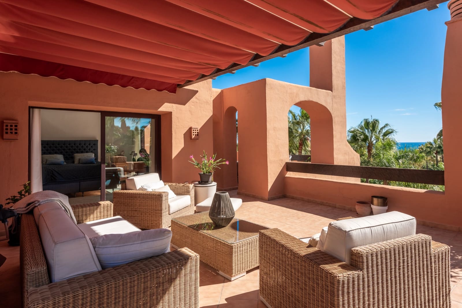 3 sovrum Takvåning till salu i Nueva Andalucia med pool garage - 1 895 000 € (Ref: 8633854)