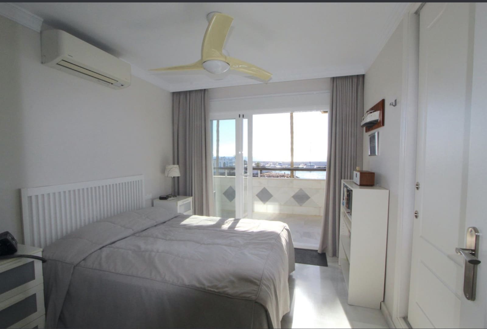 3 bedroom Apartment for sale in Marbella - € 1,200,000 (Ref: 8695653)