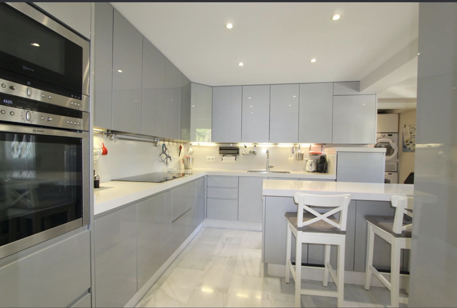 3 bedroom Apartment for sale in Marbella - € 1,200,000 (Ref: 8695653)