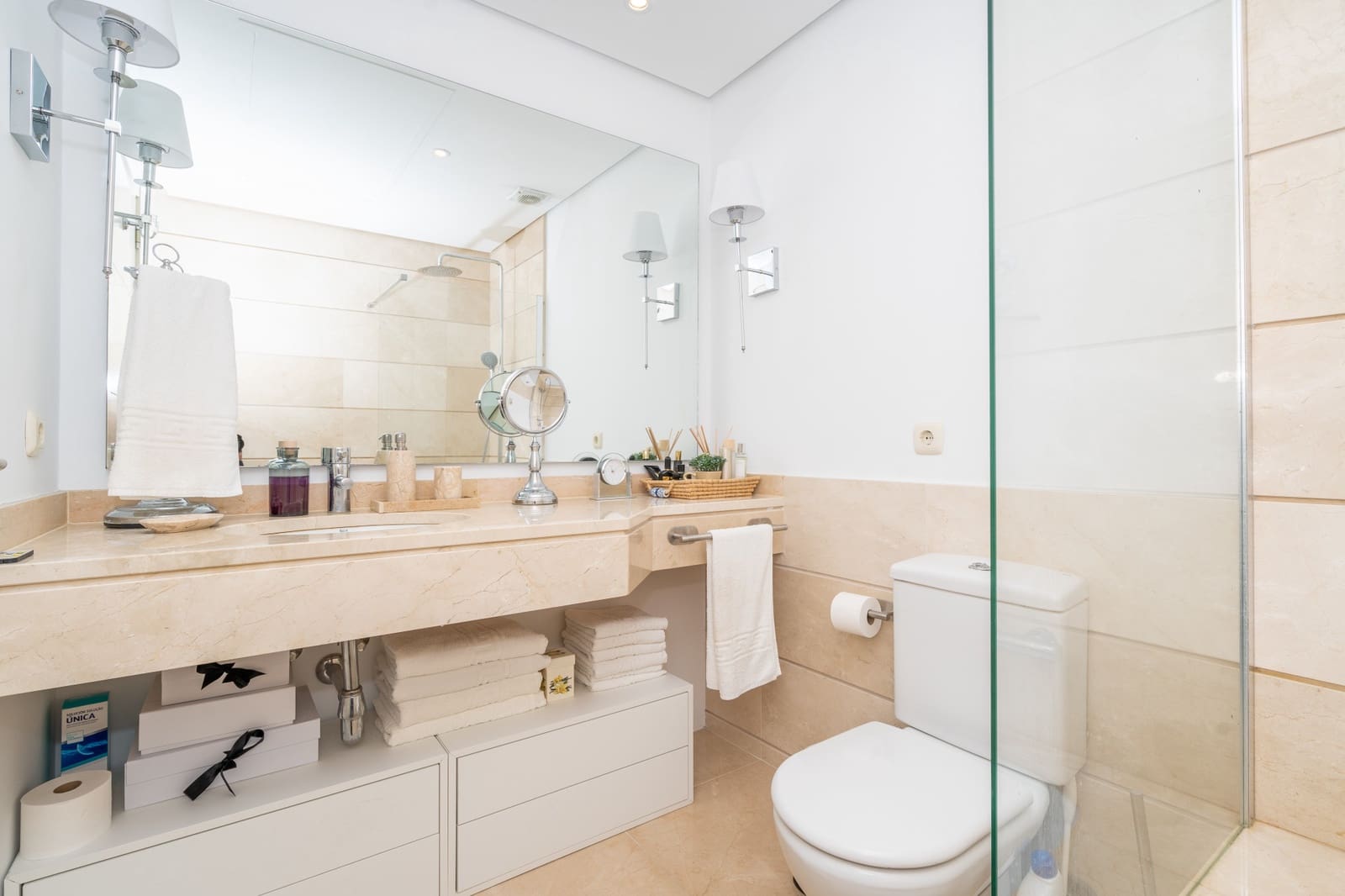 Apartamento de 3 habitaciones en Casares en venta con piscina garaje - 610.000 € (Ref: 8816521)