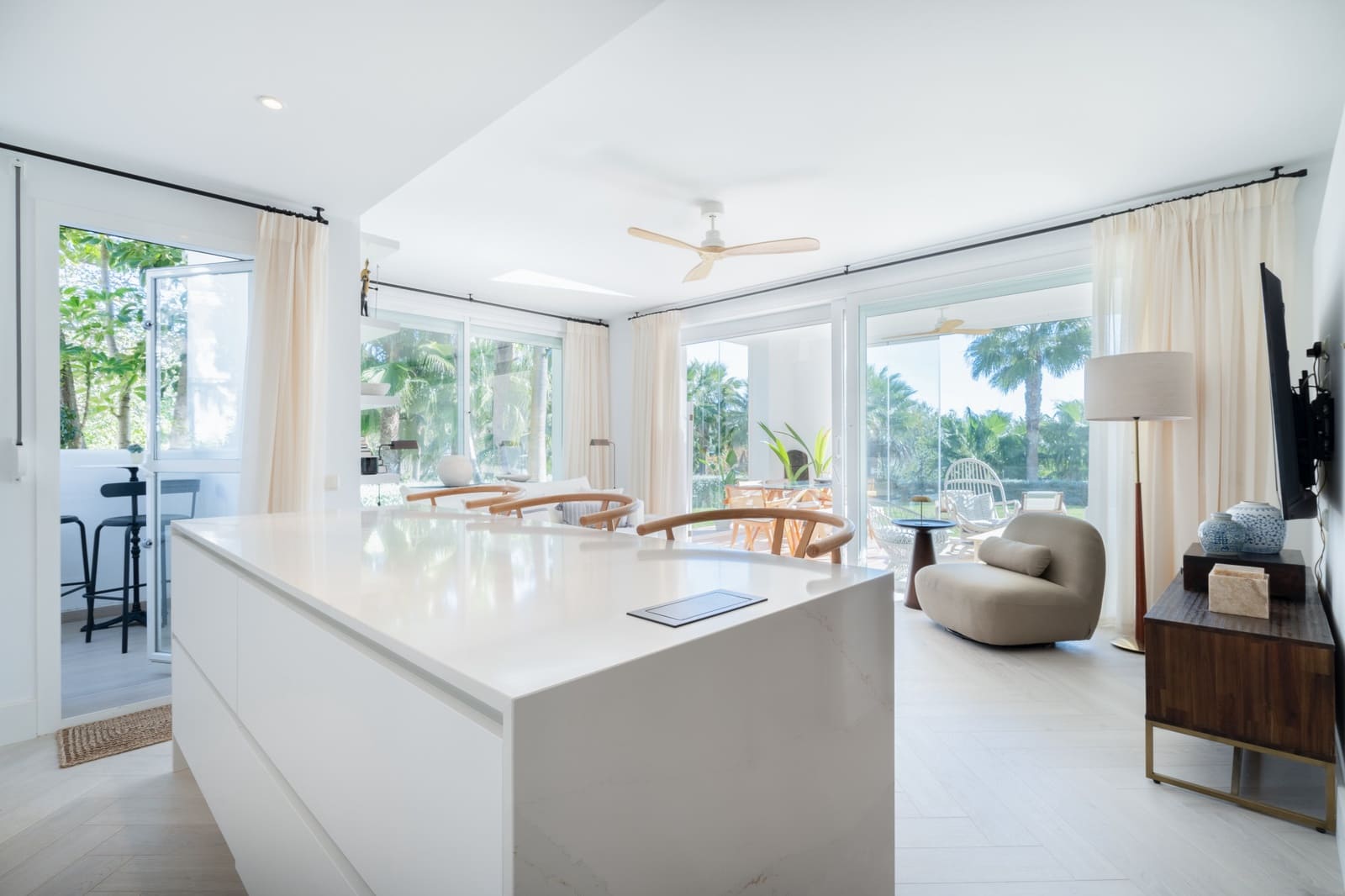 Apartamento de 3 habitaciones en Casares en venta con piscina garaje - 610.000 € (Ref: 8816521)